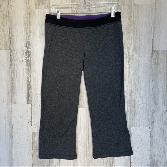 Lululemon Tadasana Grey Cropped Capri Slit Yoga Pants Size 8 - Picture 1 of 10